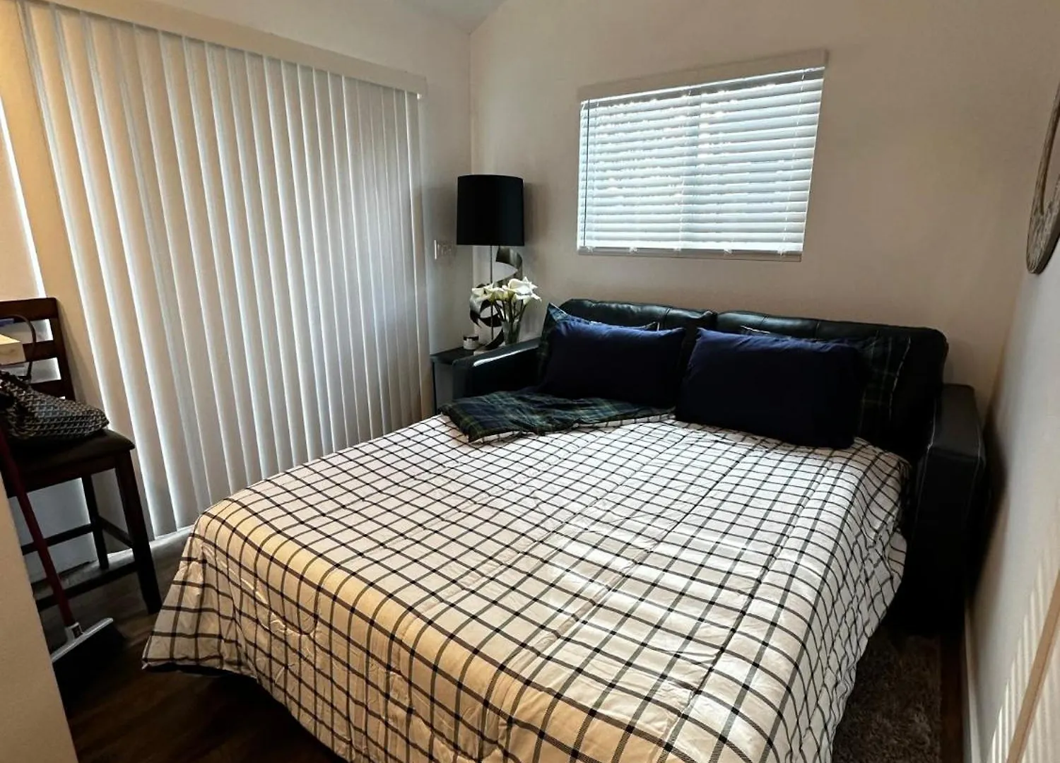 Guest house Bungalow #1 And Bungalow #2 One Price-West La Location Los Angeles United States